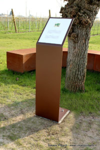 Totem leggio per esterni