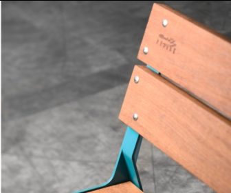 Panchina_particolare Particolare della panchina in legno e acciaio modello Noale di City Design, ideale anche per condomini, centri commerciale e direzionali